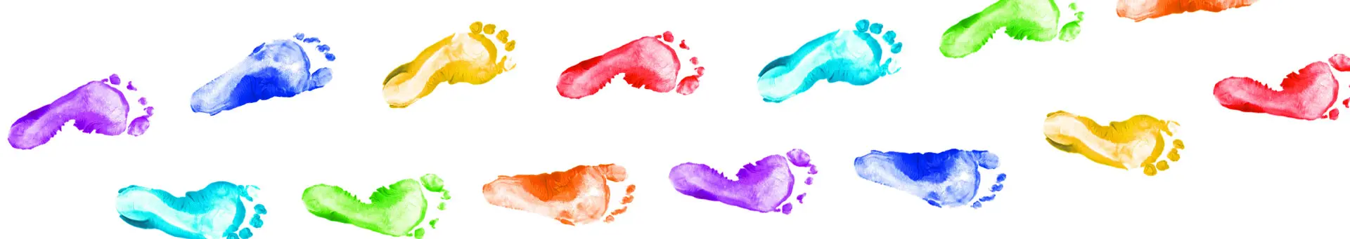 Bunte Baby-Fußabdrücke als kreative Erinnerung